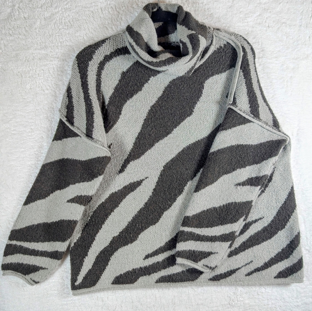 555-Vici Monochrome Knit Sweater‎ Oversize - Picture 2 of 3